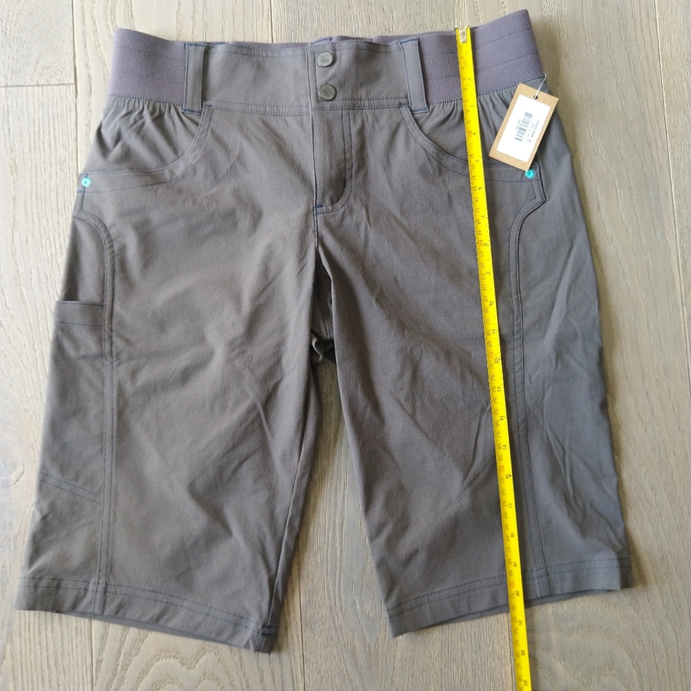 Title Nine Clamber shorts Size 4 Bermuda length. Grey. NWT